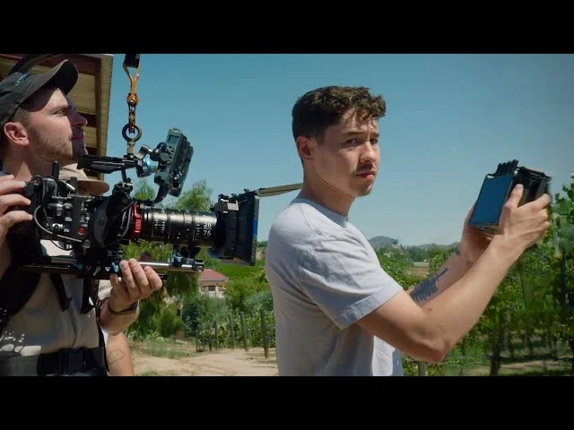 佐佐木纱希首席创作总监拍摄工作照